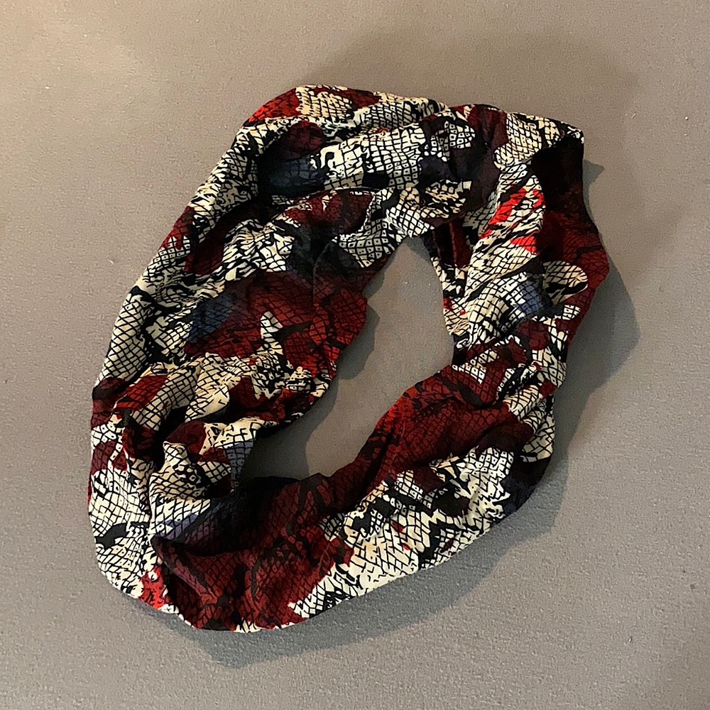 Infinity scarf